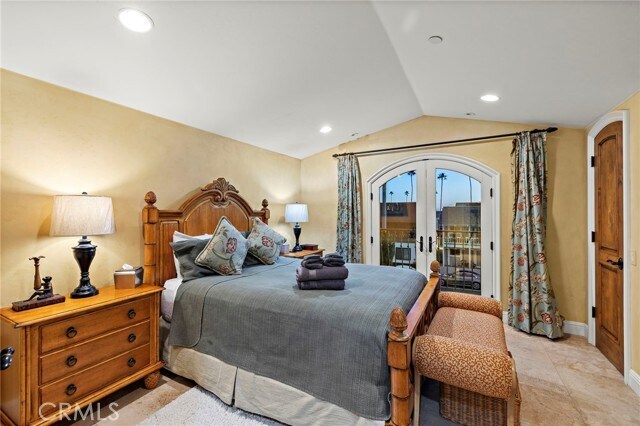 Building Photo - 900 E Balboa Blvd