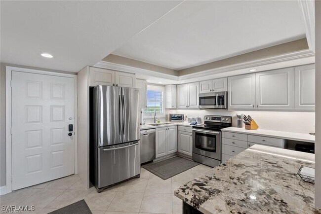 Building Photo - 12945 Vanderbilt Dr