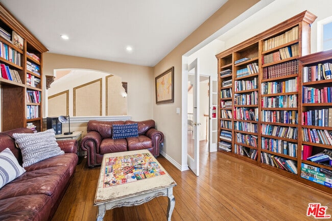 Building Photo - 501 Sadie Rd