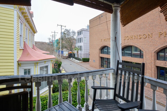 Building Photo - 25 George St