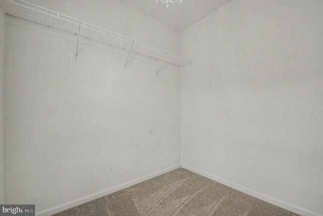 Building Photo - 15131 Leicestershire St