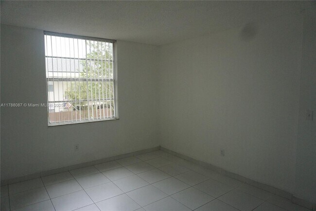 Building Photo - 8311 SW 142nd Ave