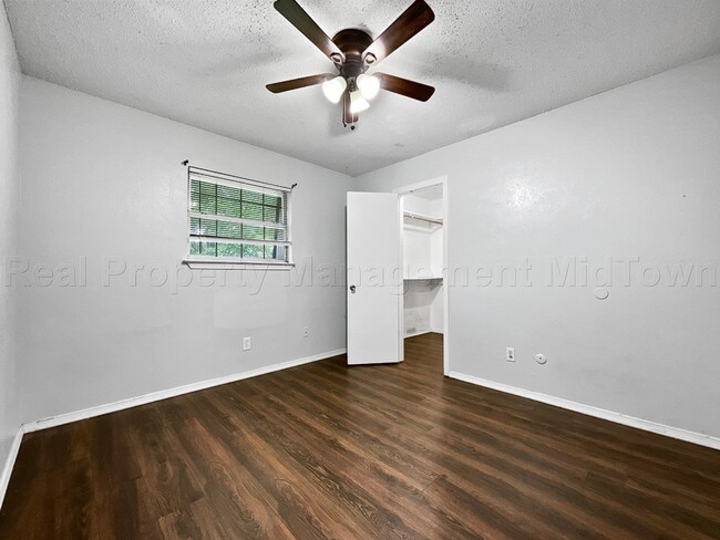 Building Photo - Charming Home in North Arlington