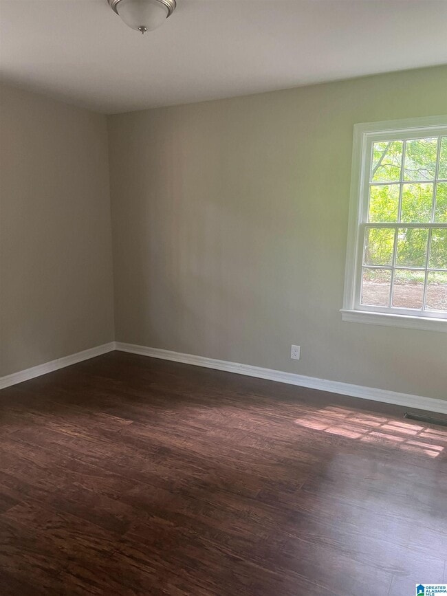 Building Photo - 937 Sunset Dr