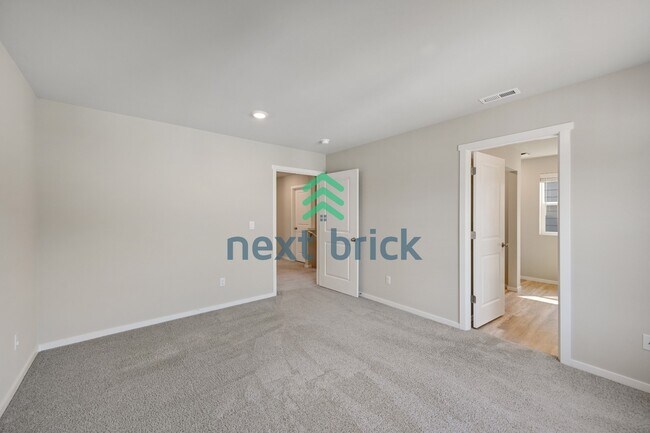 Building Photo - "Charming 3-Bed Home with 2.5 Baths in Picturesque Snohomish – 1720 Sq. Ft. of Comfort Awaits!"