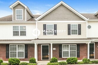 Building Photo - 3 Bedroom Pet-Friendly Home in La Vergne, TN with Main Street Renewal