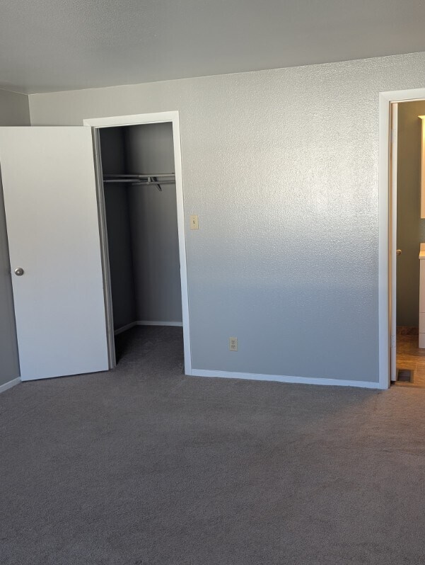 Building Photo - 1530 Chester Square