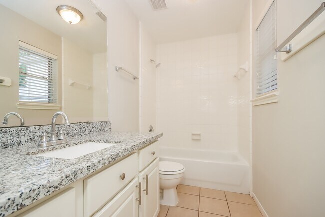 Building Photo - 16310 Great Forest Ct