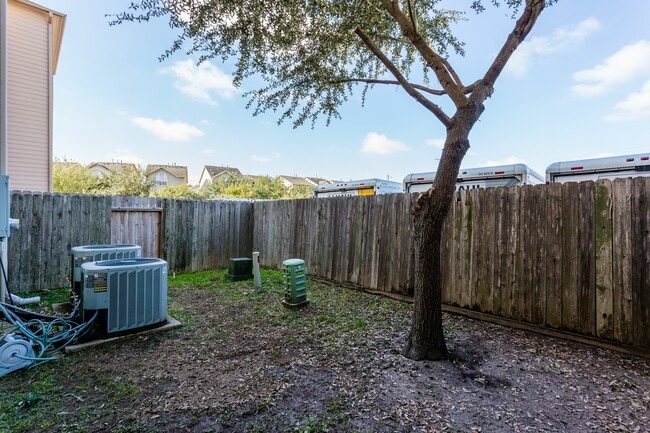 Building Photo - 10658 Clearview Villa Pl