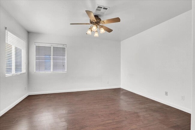 Building Photo - 8217 Beekman St