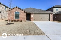 Building Photo - 1005 NW 5th St