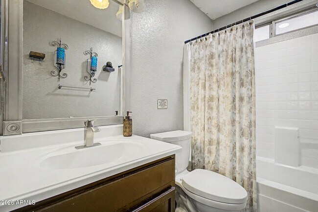Building Photo - 3819 N 106th Ave