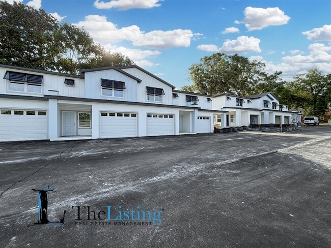 Building Photo - 1545 E Fort King St
