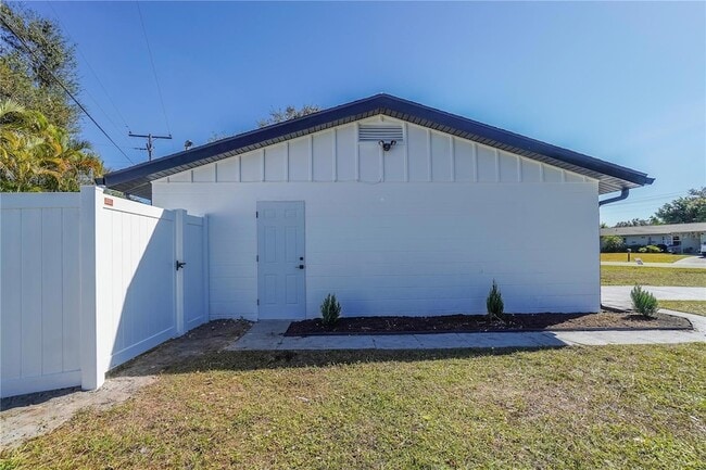 Building Photo - 1797 Birch Dr