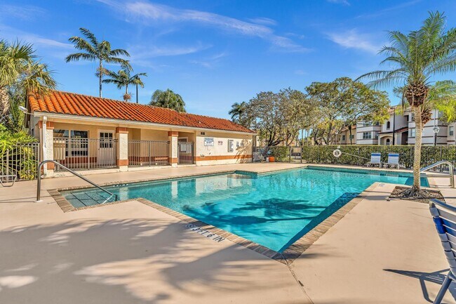 Building Photo - 3300 Pinewalk Dr N