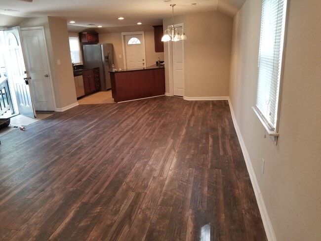 Building Photo - Beautiful Executive Home