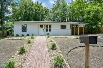 Building Photo - 403 Krebs Ln