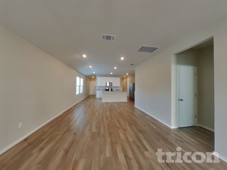 Building Photo - 3525 Stride Ln