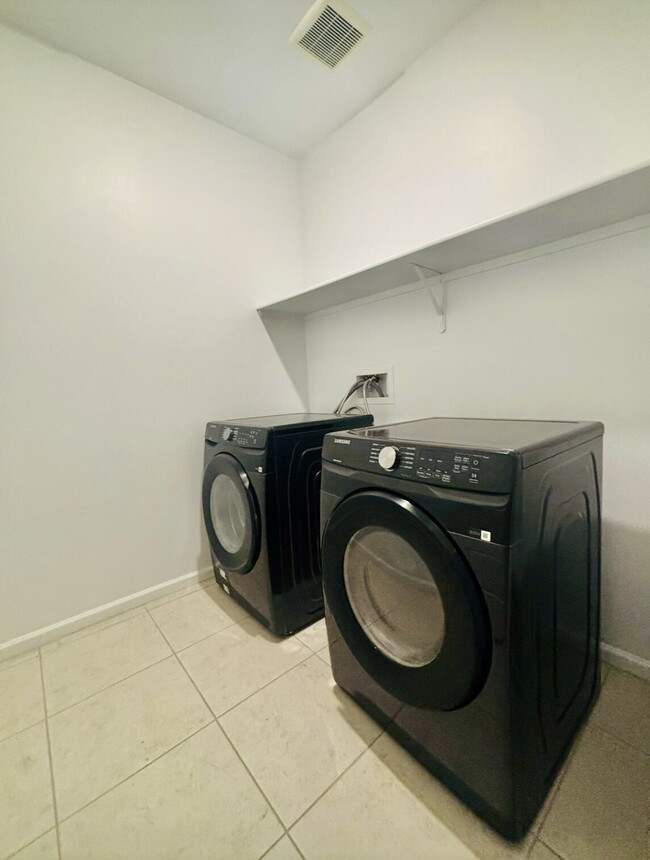 Building Photo - "Charming 3-Bedroom in Sahuarita - Spaciou...