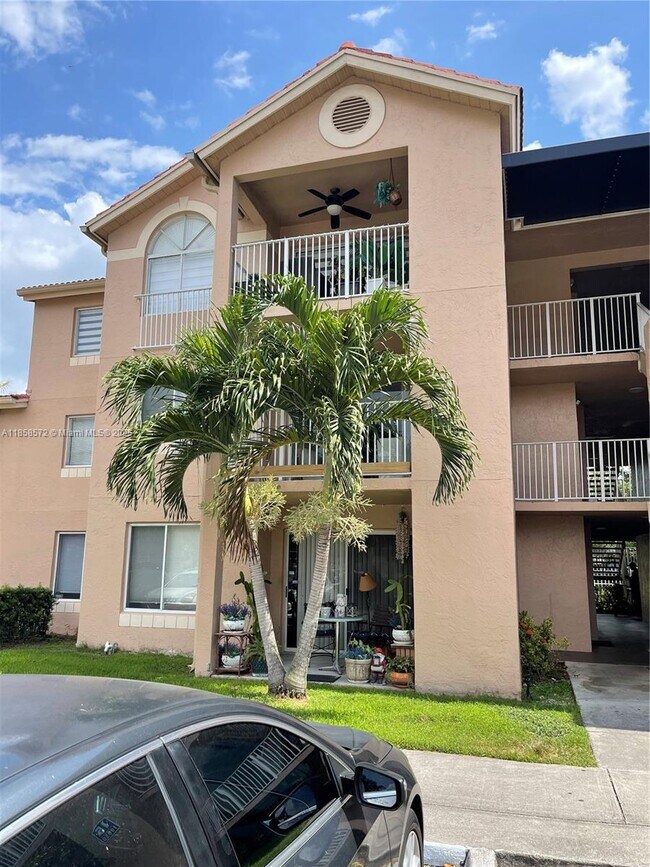 Building Photo - 10650 SW 157th Ct