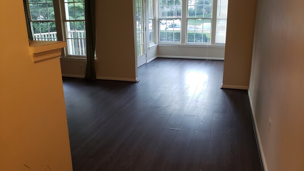 Building Photo - 13107 Briarcliff Ter