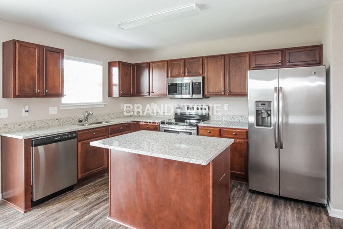 Building Photo - 1713 Eastway Dr