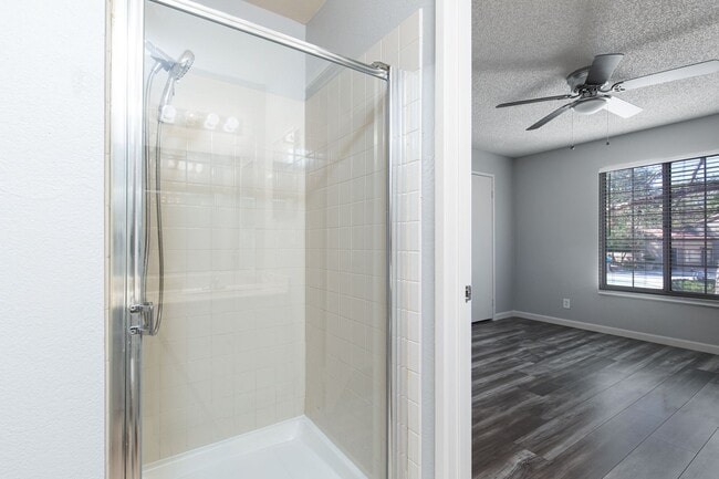 Building Photo - Second story unit overlooking pool in luxury Canyon Gate guard gated community