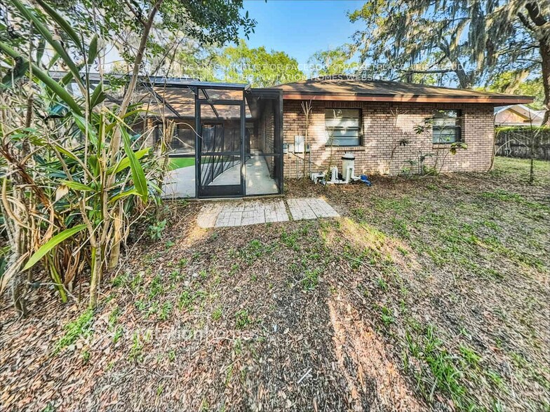Building Photo - 3903 Applegate Cir