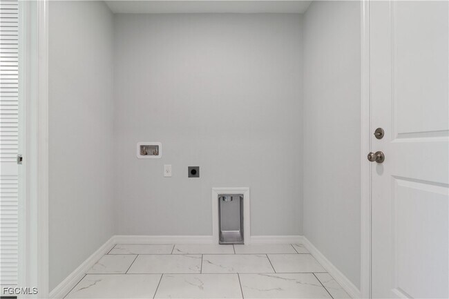 Building Photo - 8022 Melody Cir