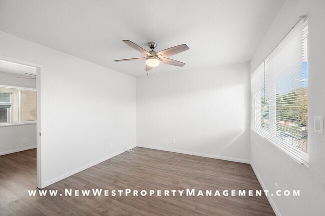 Building Photo - Light and bright Sherman Heights 1 Bedroom...