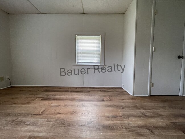 Building Photo - Ranch Style Home