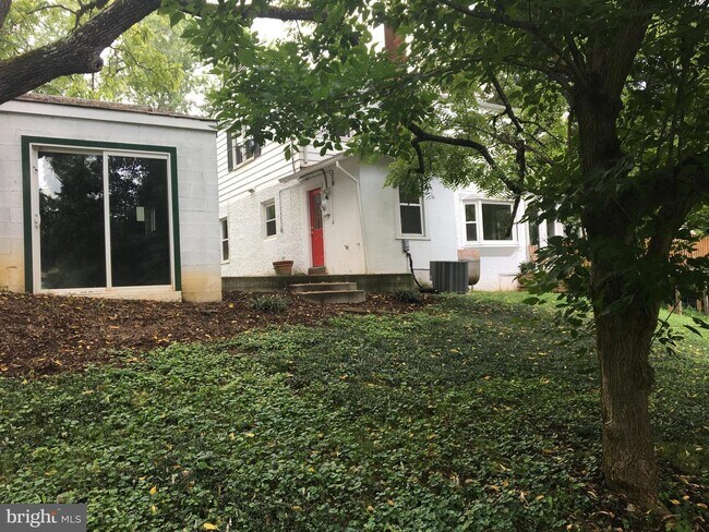 Building Photo - 881 Dolley Madison Blvd