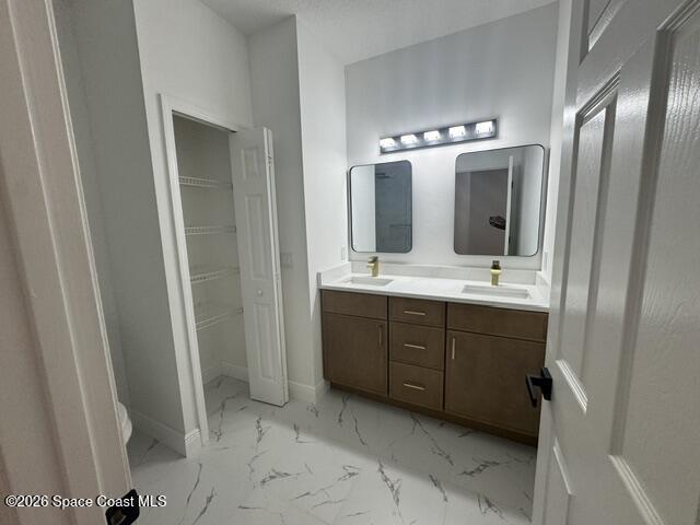 Building Photo - 982 Villa Dr