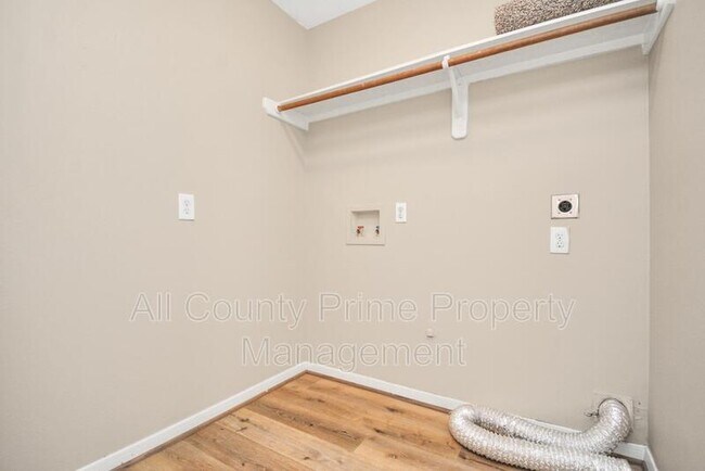 Building Photo - 21910 Willow Shade Ln