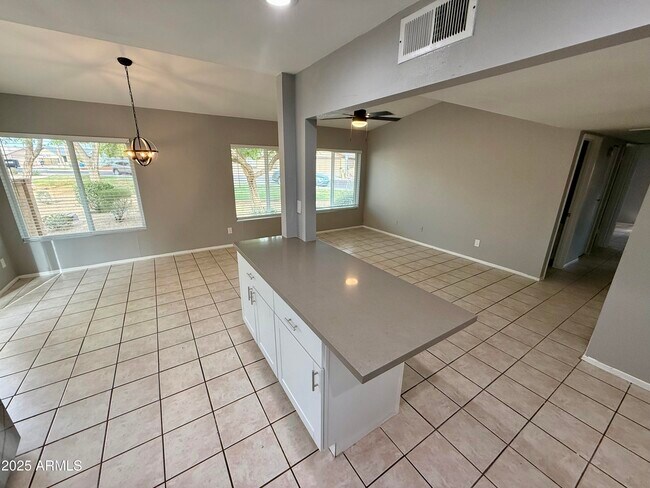 Building Photo - 14801 N 25th Dr