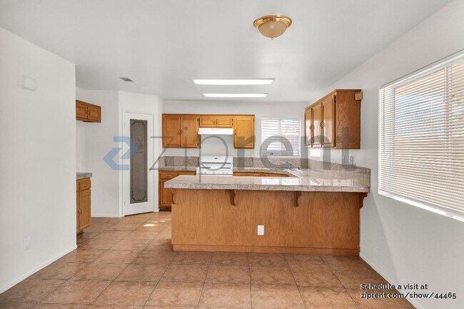 Building Photo - 37551 Deville St