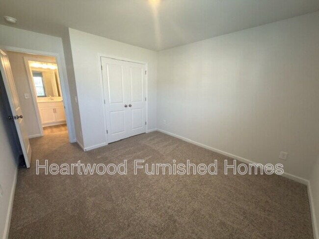 Building Photo - 121 Bartlett Dr