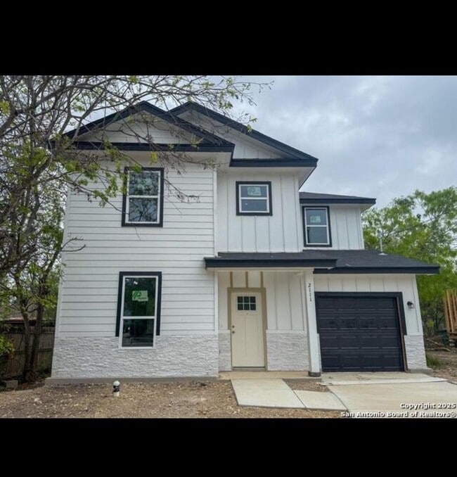 Building Photo - Call for more details!!
