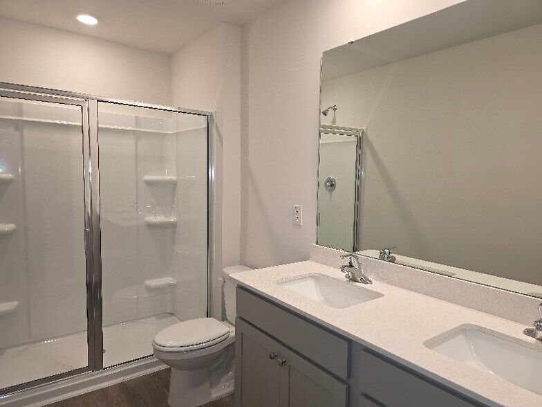 Building Photo - 408 Honeycutt Oaks Dr