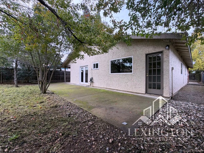 Building Photo - Beautifully Updated, 3BD/2BA Home in Larchmont Sunriver, off Sunrise Blvd. and Coloma Rd.