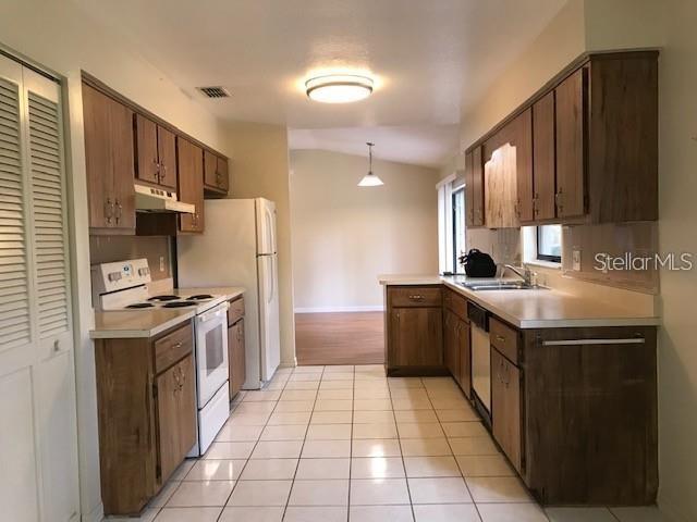 Building Photo - 3026 NE 39th Pl