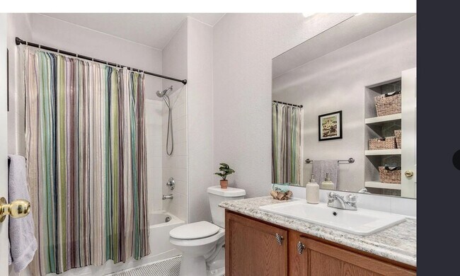 Building Photo - Bright, Spacious & Move-In Ready Penthouse Living in Littleton!  Available Now