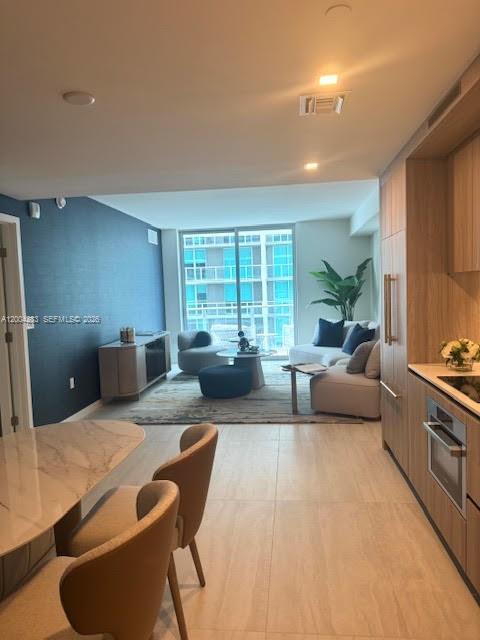 Building Photo - 77 SE 5th St