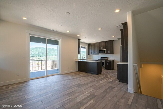 Building Photo - 3208 Quarry Springs Dr
