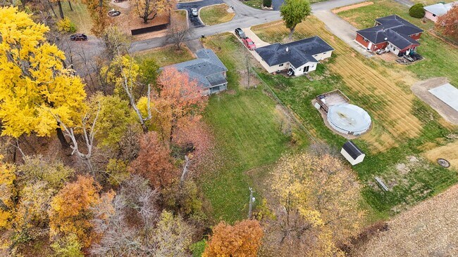 Building Photo - Recently Remodeled 4-Bedroom Home with Modern Upgrades & Spacious Yard in McCordsville