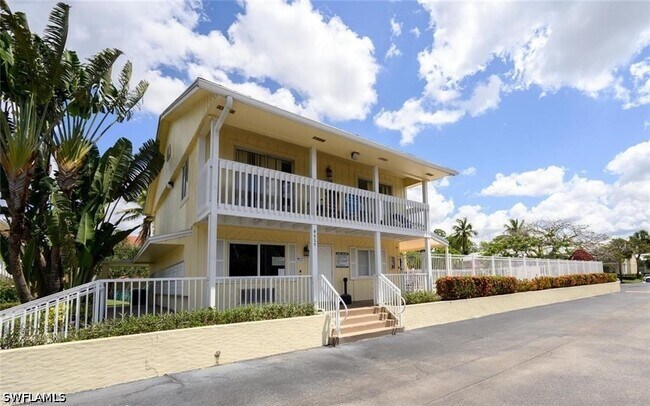 Building Photo - 4625 Bayshore Dr