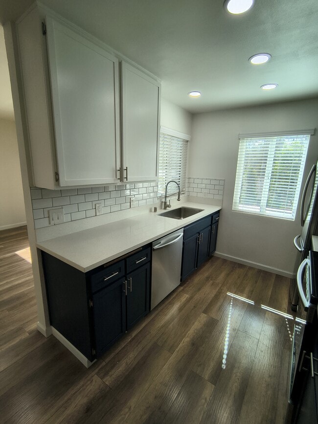 Building Photo - 10332 Caminito Aralia