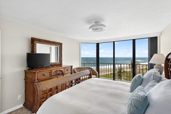 Building Photo - 9650 S Ocean Dr