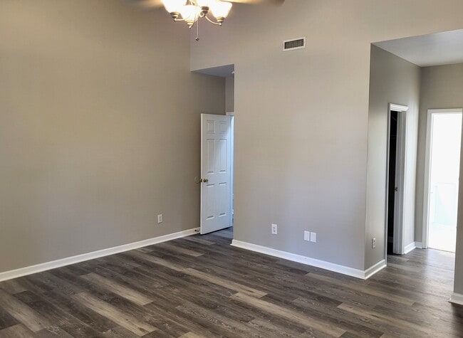 Building Photo - 8300 Neuse Hunter Dr