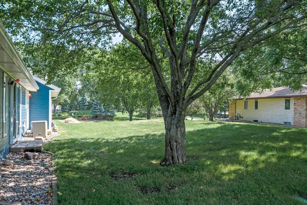 Building Photo - 833 Tyrol Ln